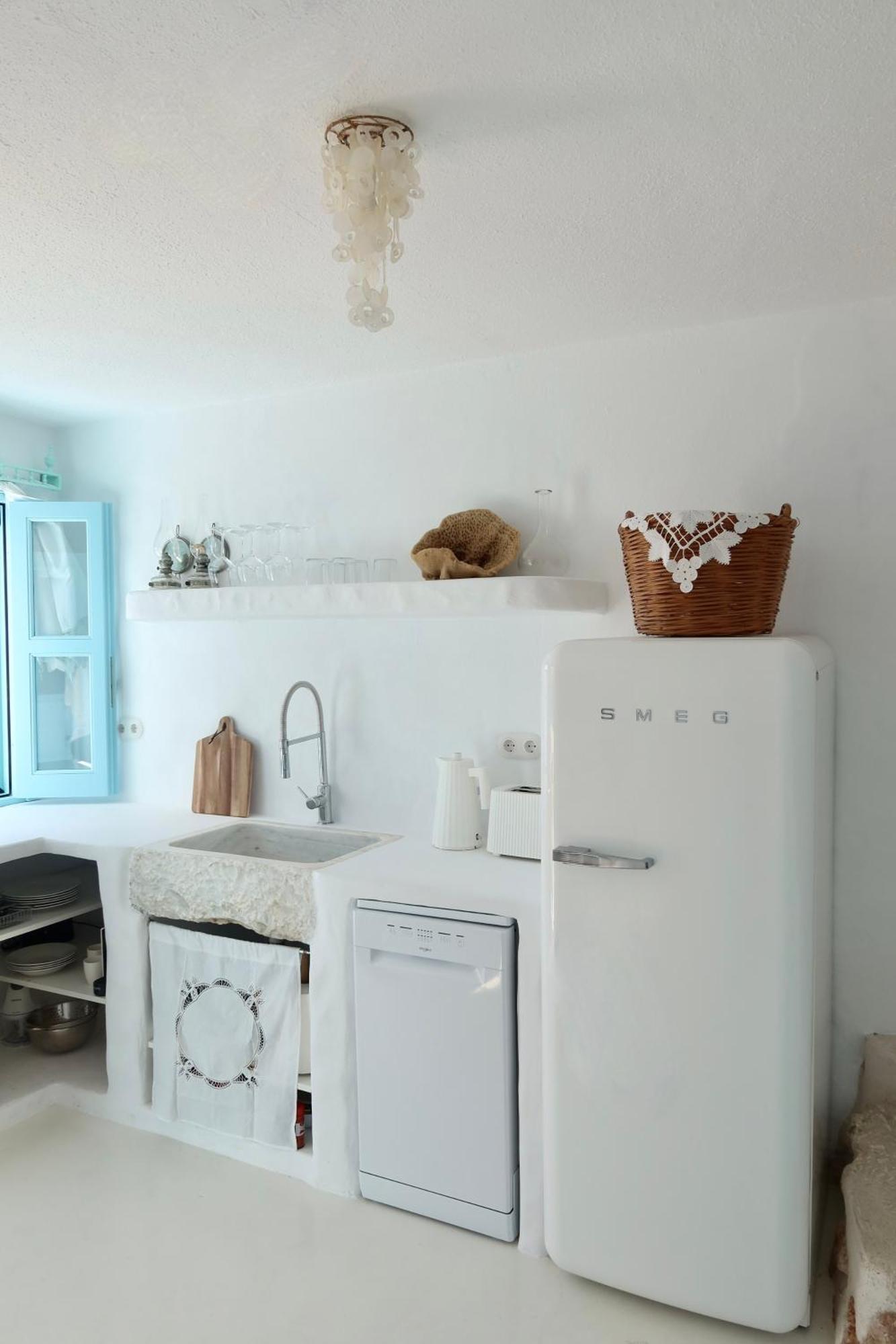Salt Retreat - Seafront Villa Chalki Town Dış mekan fotoğraf